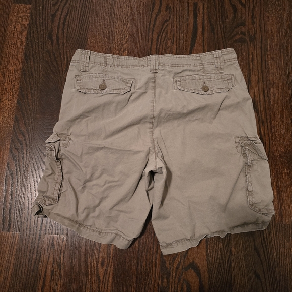 Cargo shorts - Picture 2 of 4